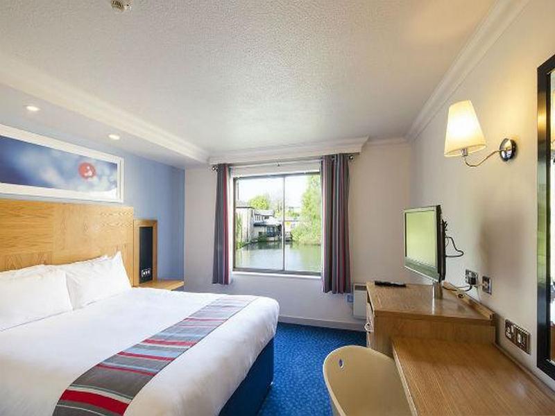 Travelodge Bath Waterside Buitenkant foto