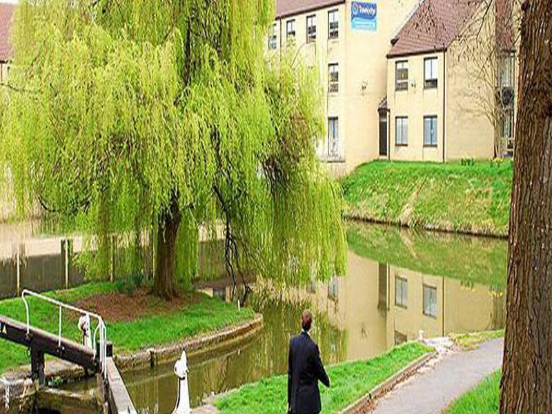 Travelodge Bath Waterside Buitenkant foto
