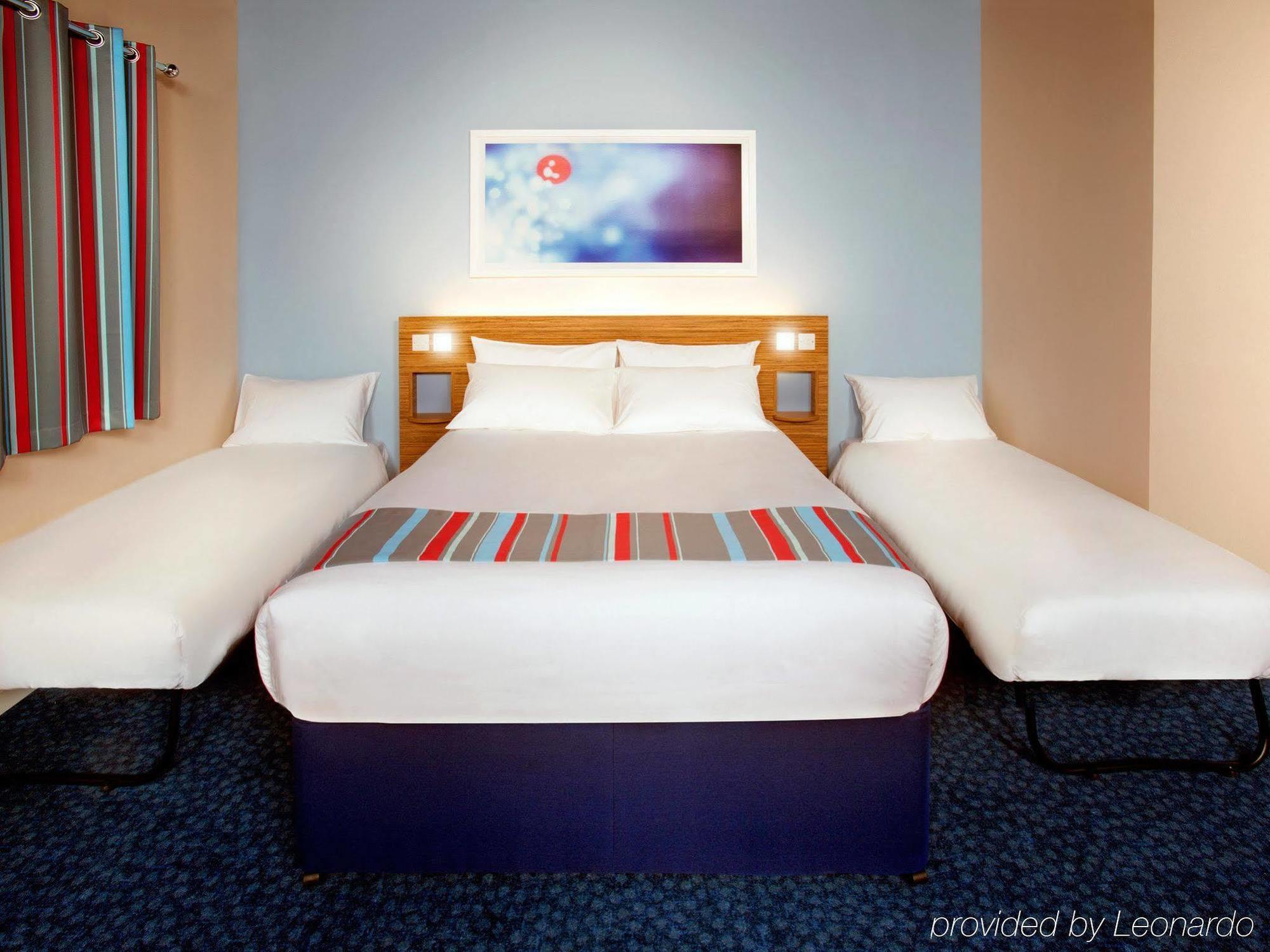 Travelodge Bath Waterside Buitenkant foto