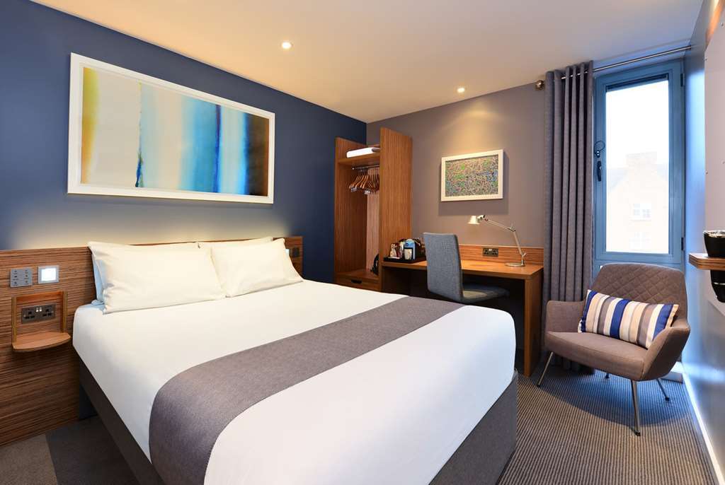 Travelodge Bath Waterside Kamer foto