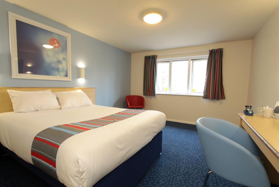 Travelodge Bath Waterside Buitenkant foto